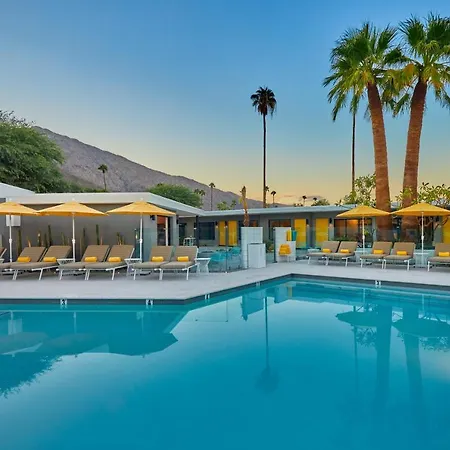 Twin Palms Resort - A Gay Men'S Resort